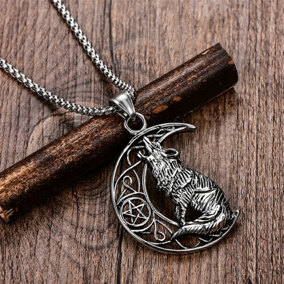 Jewelry - Howling Wolf Coyote Crescent Moon Necklace